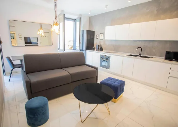 Porta Venezia - Design Suite con Balcone - 55mq